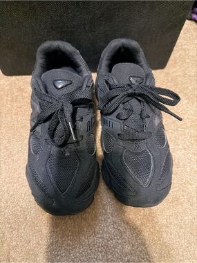 New Balance Black Kids' Sneakers - Lace-Up Athletic Shoes